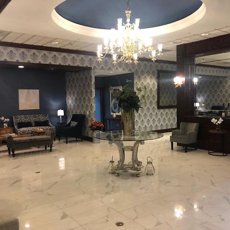 Clarion Hotel & Suites University-Шипенсбург Екстериор снимка