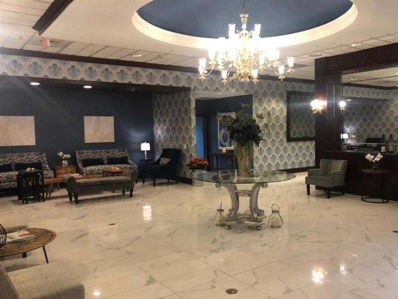 Clarion Hotel & Suites University-Шипенсбург Екстериор снимка